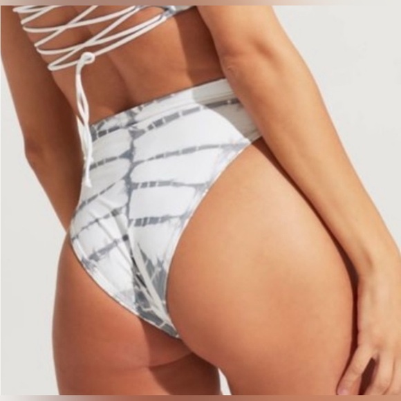 l*space Other - L*Space White Tie Dye French Cut Bikini Bottoms
